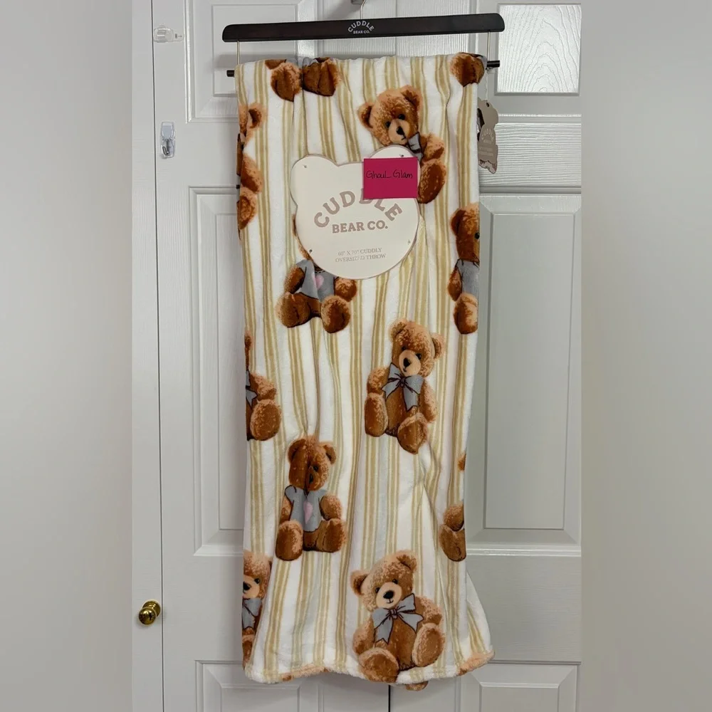 Cuddle Bear Co Oversized Throw Blanket